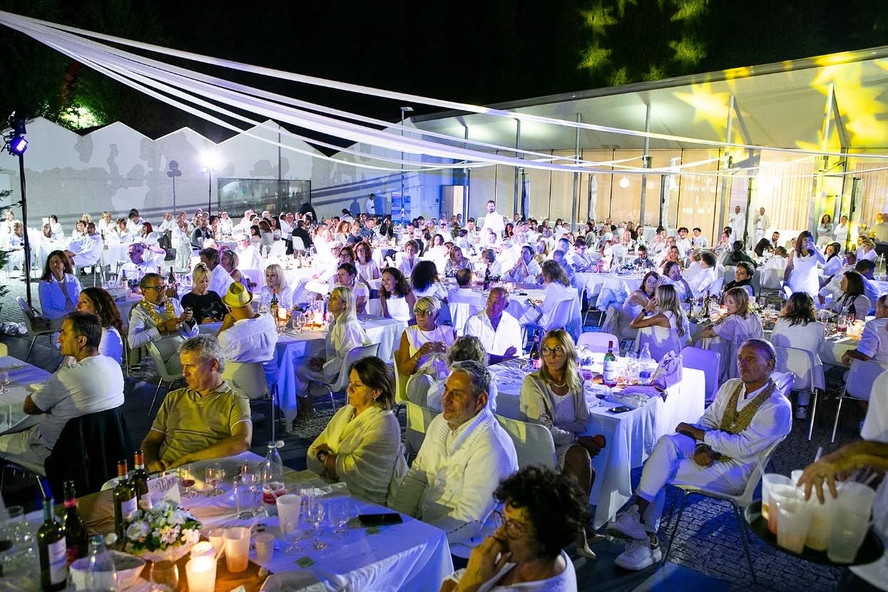 Il pubblico alla serata Deejay History